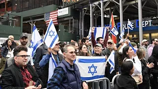 Pro-Palestine protesters trade violent threats with Israeli supporters in NYC