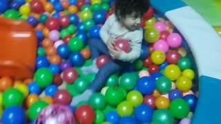 Детский развлекательный центр  горки  бассейн с шариками kids entertainment