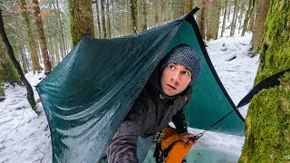 Übernachtung in der Hängematte bei Schnee (Schwarzwald Winter Biwak)