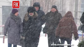 В полоні у негоди: снігопад накрив Кропивницький