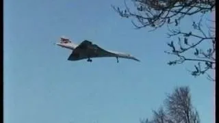 Concorde - Landing over the neighbourhood