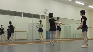 Ballet. teaching. soutenu & chaines. beginner's pointe for adults.