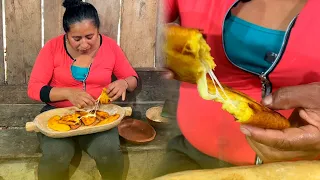 Empanadas  de plátanos maduros al Estilo de Doña Viky