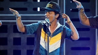 Bruno Mars ELECTRIFIES With "24K Magic" Performance At The 2016 AMAs