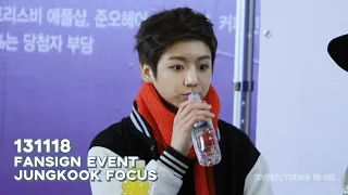 [131118 fansign event 방탄소년단 #정국 직캠] 빨간목도리를 두른 아기토끼🐰 / BTS JUNGKOOK