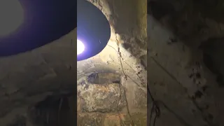 A l'interieur de la tombe de Lazare. Bethanie. Israël.