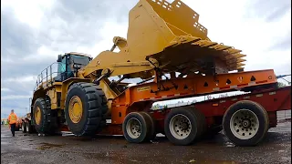 Unloading a brand new CAT 988 ( long version )