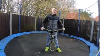 HOW TO DO TRAMP BIKE TRICKS ON THE TRAMPOLINE✊✊✊