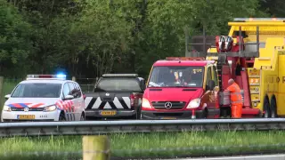 11-05-2015 Vrachtwagen gekanteld A1 De Lutte