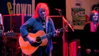 Indigo Girls -  "The Wonder Song" (eTown webisode #27)