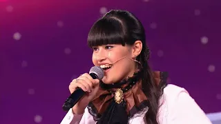Diana Ankudinova performs on Showmaskgoon presentation in a fun contest. [ENG subs]