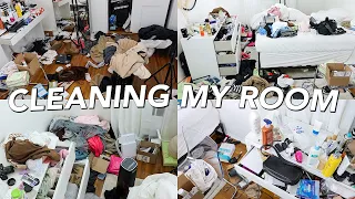 CLEANING MY ROOM 2022 | COMPLETE DISASTER
