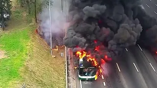 Fire on Bus Forces Passengers to Run for Their Lives