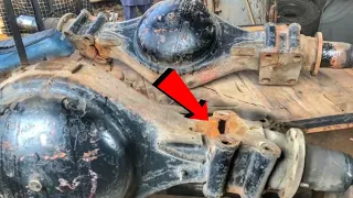 OverLoading Truck Broken Rear Axle Housing Repairing