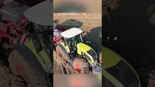 450hp tractor stuck in mud!😓