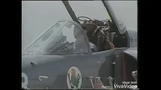 Malvinas war footage (1982)  - Argentinian Super Etendard firing Exocet missile