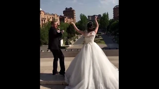 Зажигательный танец жениха и невесты / Армянская свадьба на Каскаде в Ереване 2018