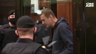 Съдът в Москва реши: 3,5 години затвор за Навални