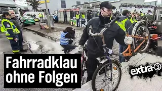 Realer Irrsinn: Polizei gibt Hehlern Fahrräder zurück | extra 3 | NDR