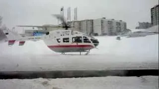 Взлет вертолета на Юго-западной в Москве