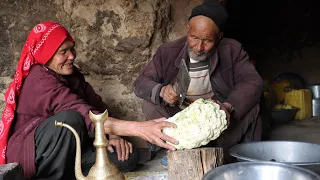Heart breaking an hard Life in a Cave | Old Lovers Cooking Village Style Food Like 2000 Years Ago