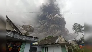 Indonesia volcano | Mount Semeru volcano erupts as locals filmed fleeing 40,000ft cloud of ash