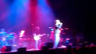Huey Lewis & The News - Trouble in Paradise (live)