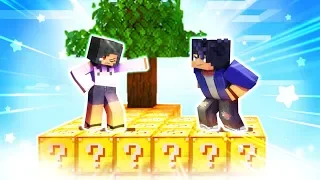 Minecraft Skyblocks but EVERYTHING Is LUCKY BLOCKS