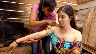 Doña Esperanza's ASMR massage & dream catcher cleansing (limpia), neck cracking in Cuenca, Ecuador