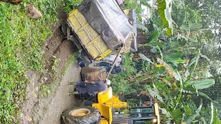 Truk Hampir Terbalik Di Desa Onowaembo Kec. Gunungsitoli Kota Gusit