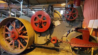 World's largest single cylinder engine in action!