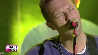 Coldplay - Yellow live @ Telekom Street Gigs Germany 2015