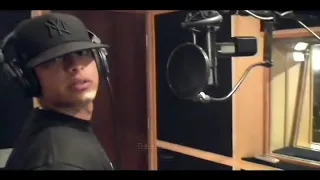 Daddy Yankee – Un Día En El Estudio (Video Oficial) ft. Musicólogo y Menes "Freestyle"