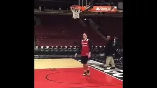 Proof that Goran Dragic can dunk. A rare sight in the wild)