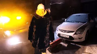 Отогреваю тетю в шубе на Hyundai :) (35-я серия 14 сезон)