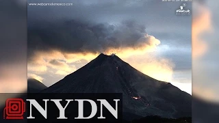 Timelapse of erupting volcano in Mexico