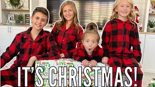 Opening Presents Christmas Morning 2022 | Continuing the Christmas Magic