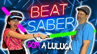 Jogando Beat Saber pela primeira vez com a Luluca!