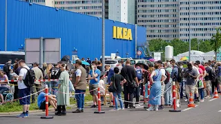 Berlin bietet Corona-Impfungen vor Ikea-Filiale an