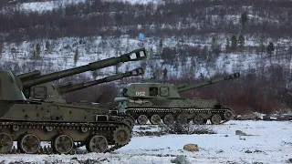 Self-propelled artillery installation 2S3 "Akatsiya" 152 mm and MLRS "Grad" fire