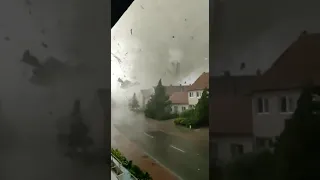Zerstörerischer Tornado Tschechien Südmähren