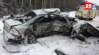 В лобовой аварии в Сокольском районе погиб мужчина