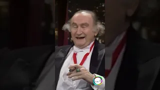 👉 Al Lewis, fue un actor estadounidense, inmortalizado en televisión como el Abuelo Munster.​