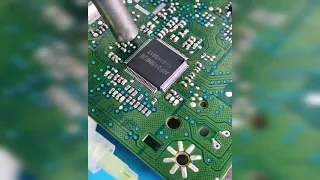 Easy disassembling pcb board | preheat, soldering oil and remove with hot air gun #shorts