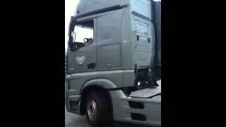 Actros 1848 MP4 Engine Start Up