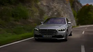 Новият Mercedes-Benz S-Class: Гост от бъдещето (тест драйв)