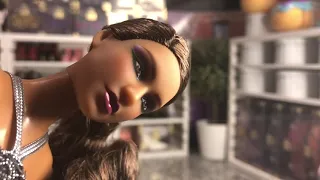 Barbie: Looks Model #12 Freyda Doll Unboxing and Review