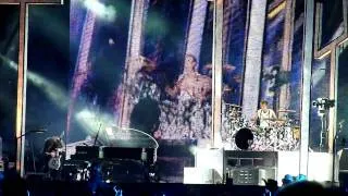 Muse - riffage & Matt destroying Dom's bass drum - Reading Festival 2011