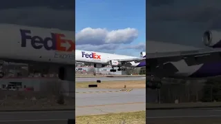 McDonnell Douglas DC-10/DC-10(F)/MD-10(F) Landing