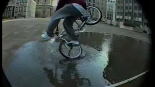 Phil Dolan, Lincoln Blacksley, Flatland BMX, Trafalgar Square, London, 1992